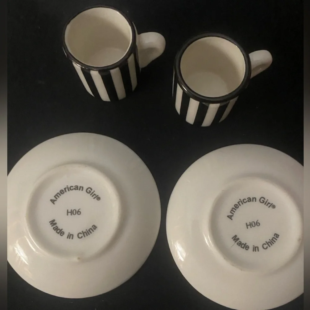 Rare Mini Vintage American Girl Set of 2 Porcelain Tea Cups & 2 Saucers 2006 - Picture 2 of 4
